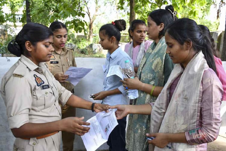 यूपी में सिपाही भर्ती परीक्षा-2025 सकुशल संपन्न, 28.86 लाख अभ्यर्थियों में 75.94 प्रतिशत रहे उपस्थित