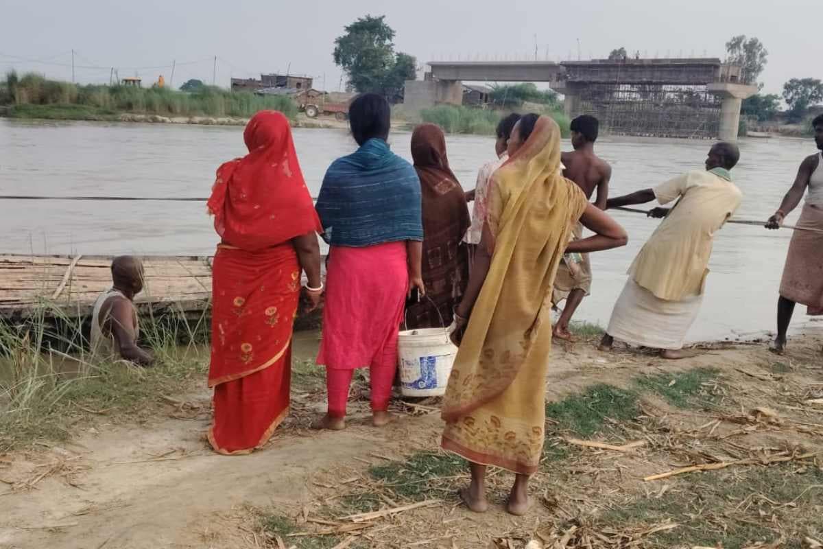 Darbhanga Kusheshwarsthan Flood Update: नेपाल में बैरेज के फाटक खोलने के बाद बढ़ा नदियों का जलस्तर, कुशेश्वरस्थान पूर्वी के कई गांवों का सड़क संपर्क टूटा