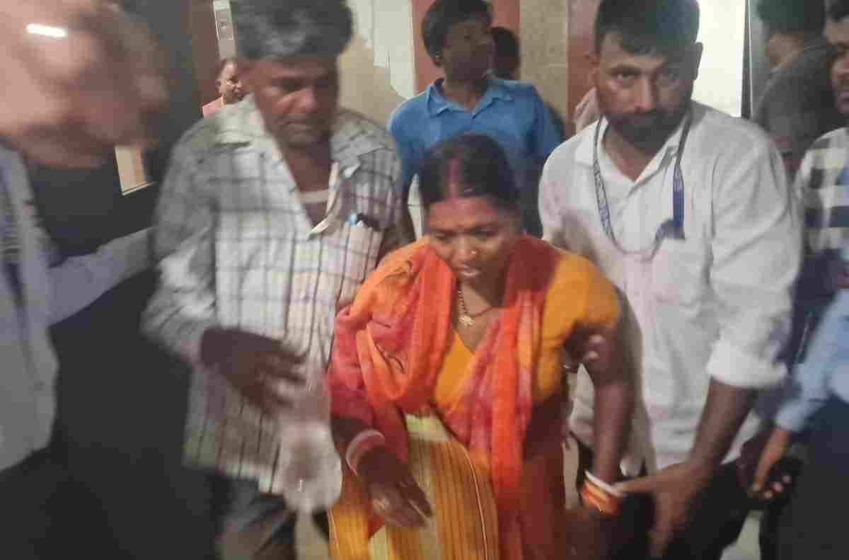 दरभंगा: डीएमसीएच की लिफ्ट में दो घंटे फंसे रहे मरीज दंपती, मची अफरा-तफरी