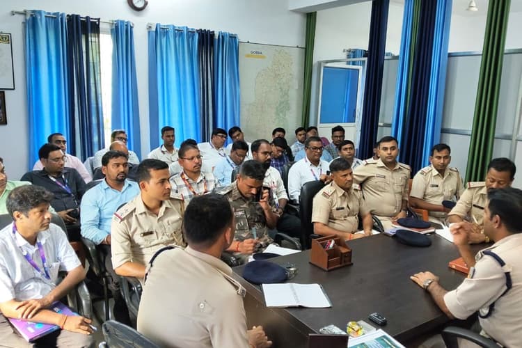 गोड्डा के महागामा में बैंक सुरक्षा को लेकर पुलिस अलर्ट, SDPO बोले– 'लापरवाही बर्दाश्त नहीं'