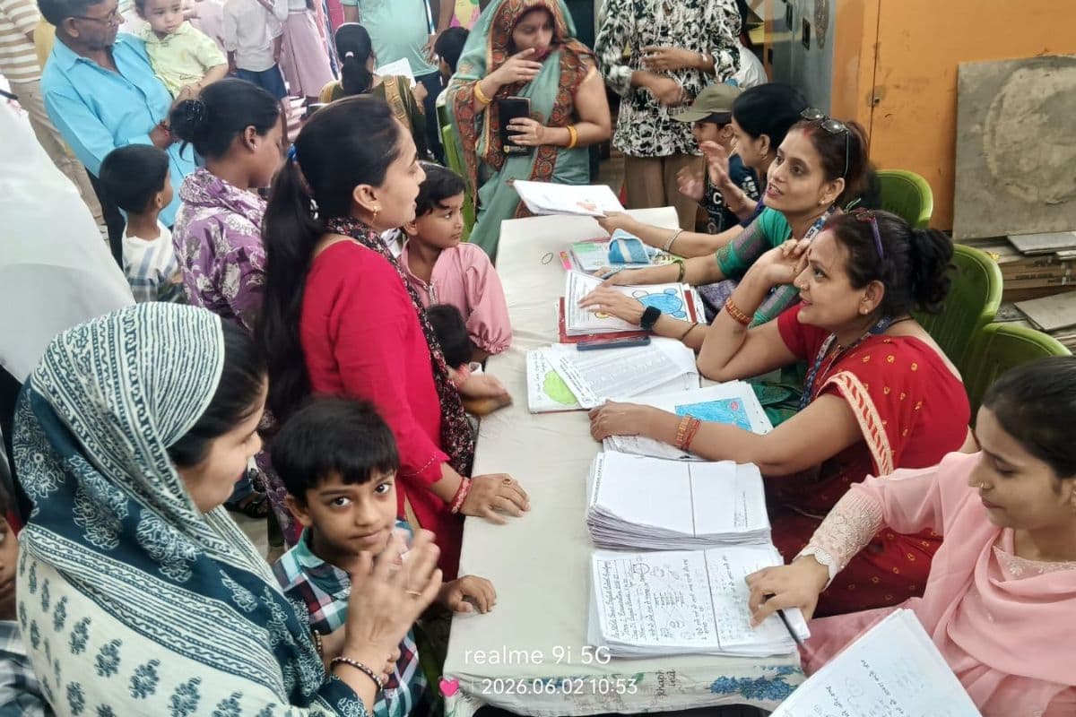 गोपालगंज में पीटीएम अभिभावकों को दिखायी गयीं उत्तर पुस्तिकाएं, पांच जून से शुरू होगा 15 दिवसीय समर कैंप