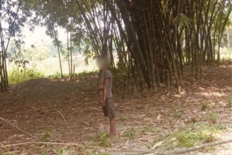 गोपालगंज में बच्चे के हाथ में थमा दी लाइसेंसी बंदूक, फायरिंग करने से पहले लोगों ने रोका