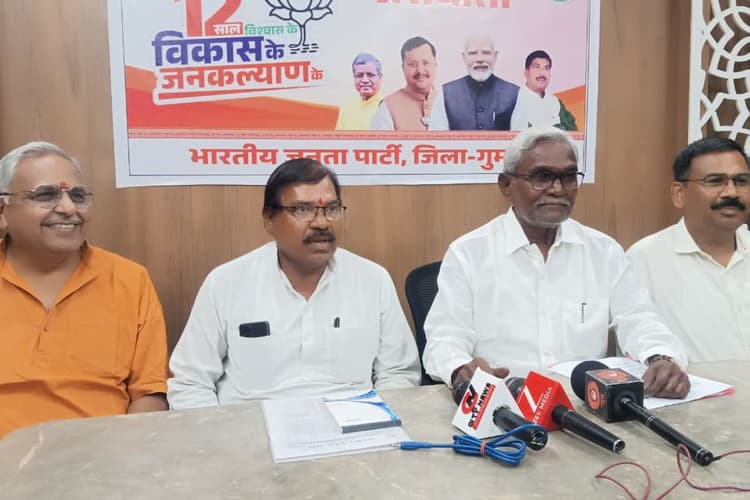 Gumla: राज्य में घट रही आदिवासियों की संख्या, पूर्व सीएम चंपाई सोरेन की चेतावनी
