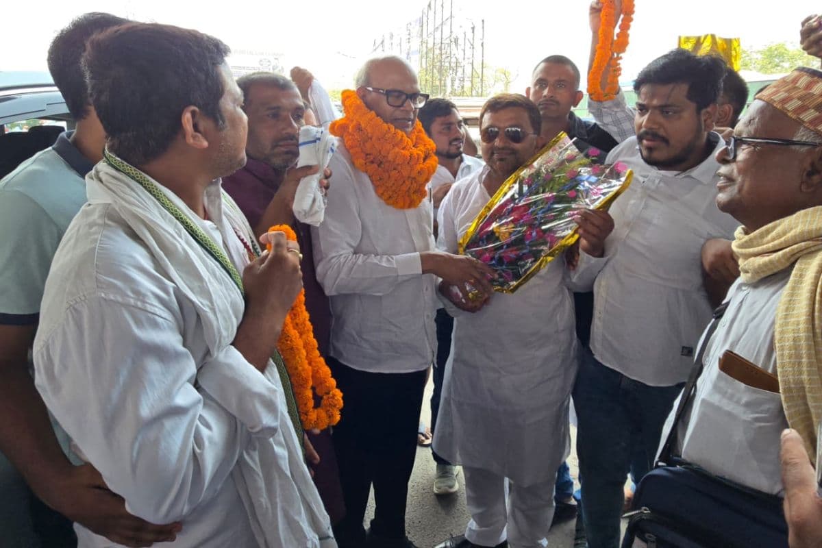 हाजीपुर में कांग्रेस ने दिखाया दम: प्रदेश अध्यक्ष के भव्य स्वागत से सियासी हलचल तेज