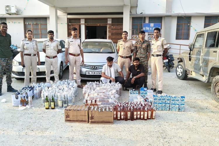 गोपालगंज में 700 लीटर से अधिक विदेशी शराब बरामद, कई वाहन जब्त