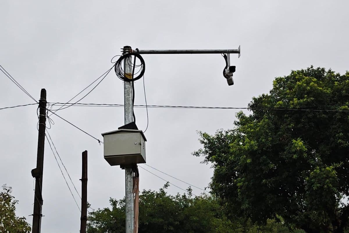 महुआ में 108 में से अधिकांश CCTV कैमरे खराब, अपराध की जांच और निगरानी व्यवस्था पर उठे सवाल