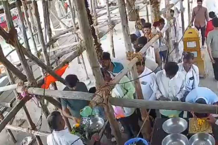 महाराष्ट्र: हनुमान मंदिर का स्लैब गिरने से 3 लोगों की मौत, कई घायल