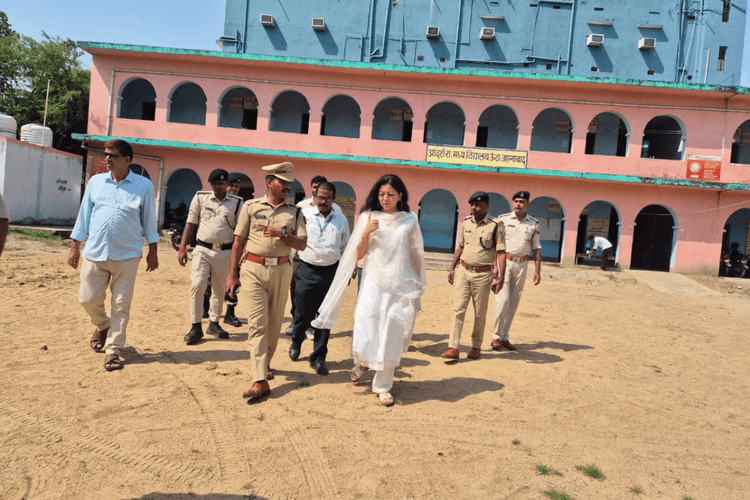 जहानाबाद में सिपाही भर्ती परीक्षा पर प्रशासन सख्त, डीएम-एसपी ने केंद्रों का किया निरीक्षण