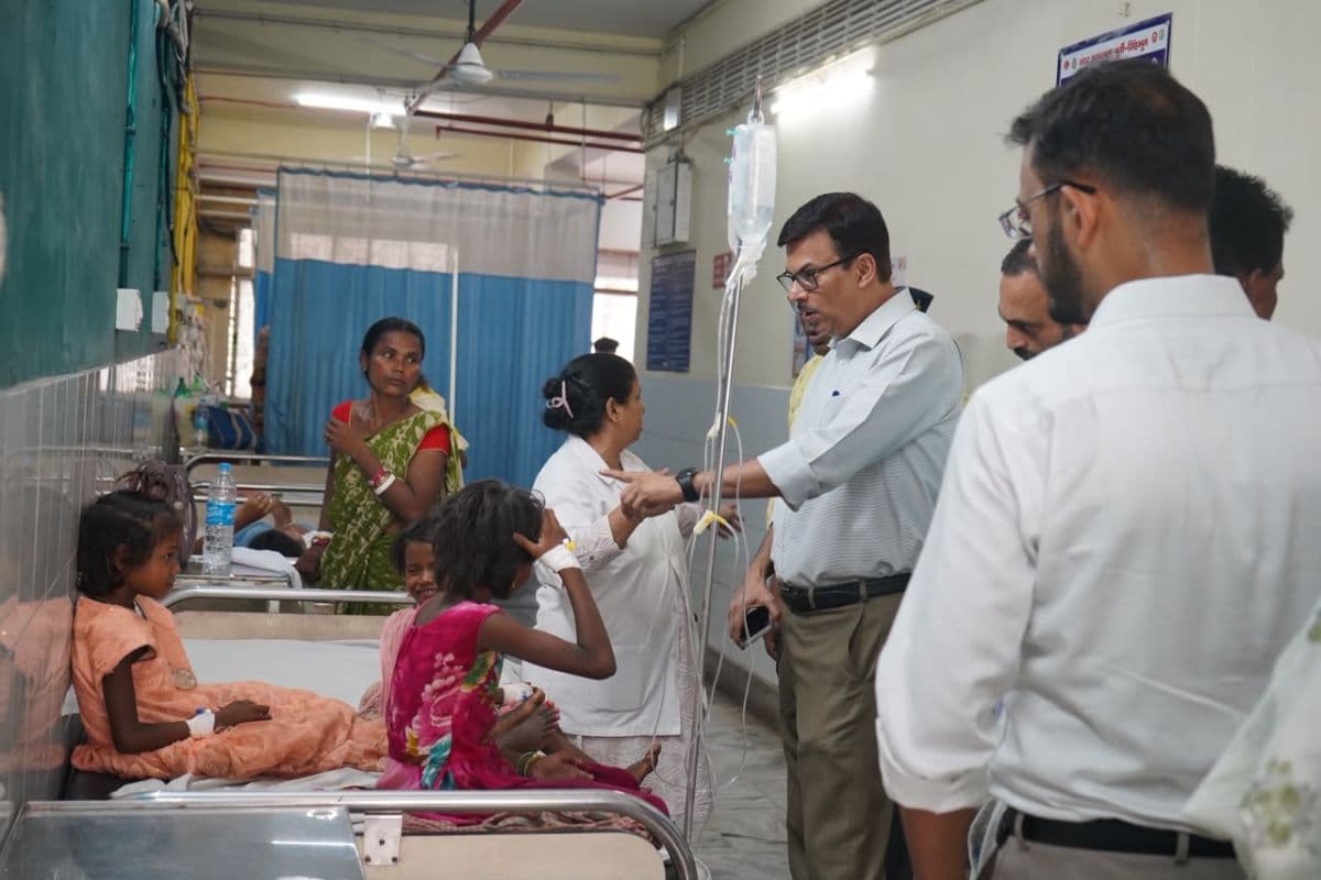 जमशेदपुर में ब्रेन मलेरिया को लेकर एक्टिव हुआ प्रशासन, DC ने अस्पतालों का जायजा लेकर दिए सख्त निर्देश