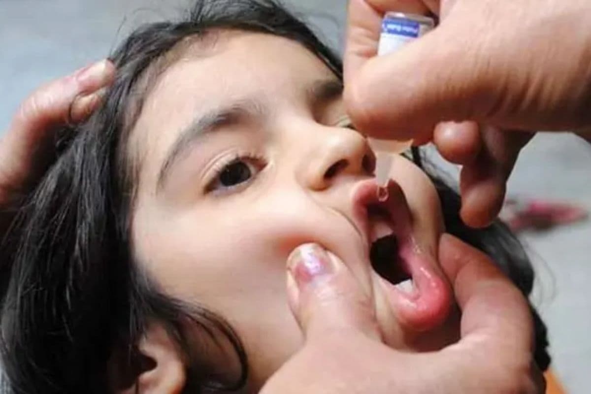 झारखंड में पल्स पोलियो अभियान का आगाज, पहले दिन बूथों पर उमड़े बच्चे, अब घर-घर दस्तक
