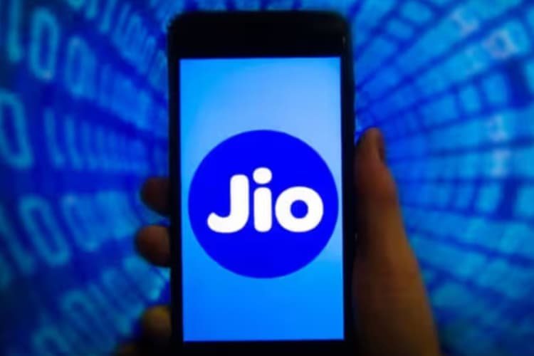 ₹899 में Jio दे रहा 90 दिनों की वैलिडिटी, 200GB तक डेटा और फ्री AI
