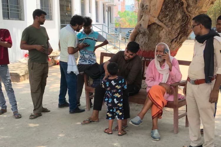 बुलेट-टेंपो की भीषण टक्कर में गर्भवती महिला की मौत, देवर वाराणसी रेफर, परिवार में मचा कोहराम
