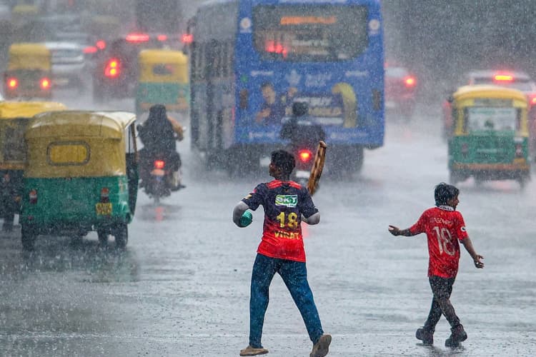 16 जून का मौसम: कई राज्यों में बारिश, आंधी और बिजली गिरने की चेतावनी, IMD का अलर्ट