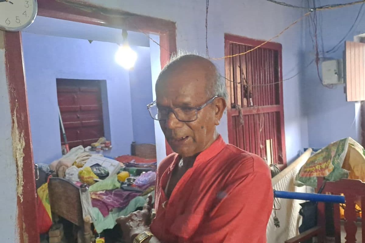 इलाज कराने बोकारो गए थे दंपती, खगड़िया के घर में लाखों के जेवर और जमीन के कागजात गायब