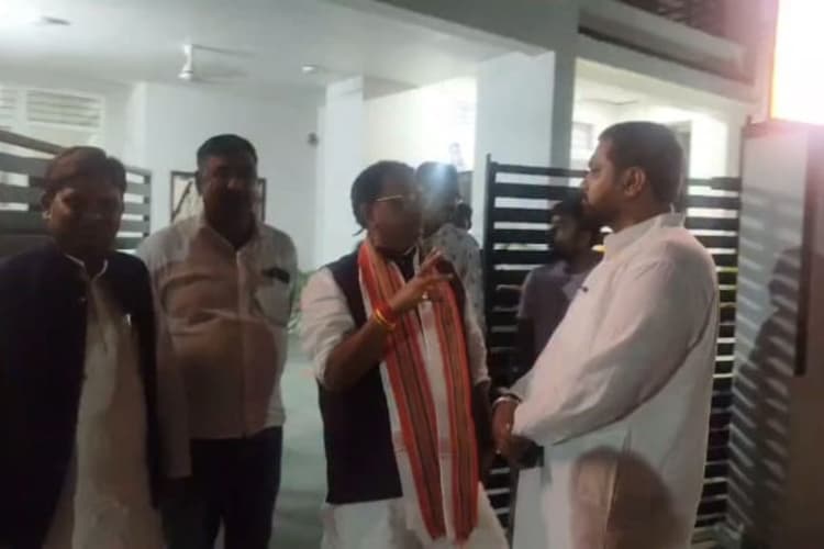 गंगा किनारे बनेगी मरीन ड्राइव, पथ निर्माण मंत्री और विधायक की बैठक से जगी नई उम्मीद