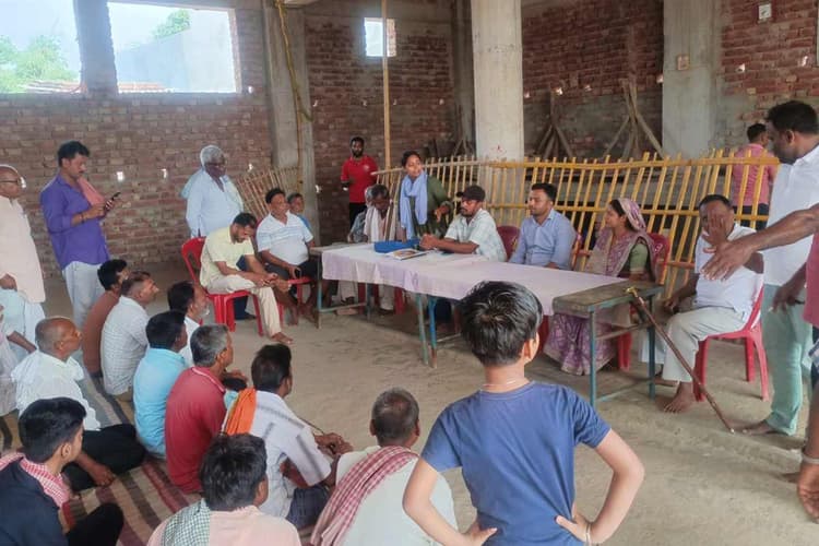 मधुबनी: शिलानाथ दुलीपट्टी में जमीन सर्वे को लेकर ग्राम सभा, मुखिया ने रैयतों से की खास अपील