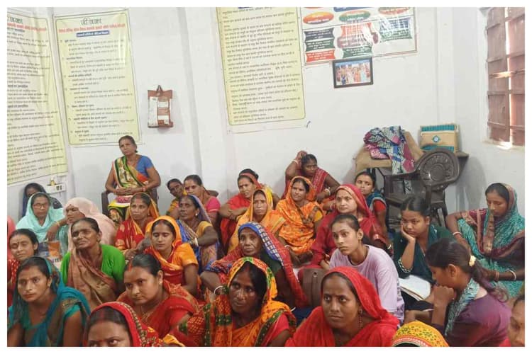 मधुबनी: जीविका दीदियों ने खोला मोर्चा, घरेलू हिंसा और बाल विवाह के खिलाफ गूंजी महिलाओं की आवाज