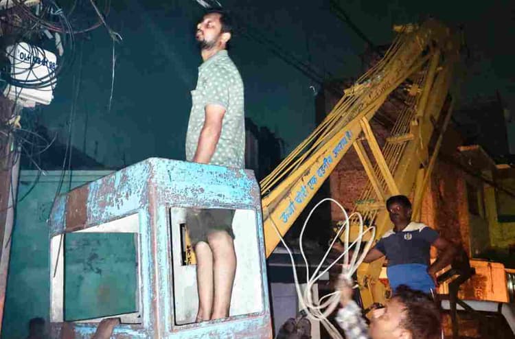 मधुबनी: ओवरलोडिंग से बिजली व्यवस्था ध्वस्त, कई मोहल्लों में बिजली और पानी का संकट