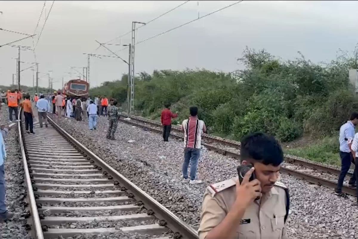 MP: मुरैना में अफवाह ने ली 4 यात्रियों की जान, ट्रेन से कूदते ही दूसरी गाड़ी ने कुचला