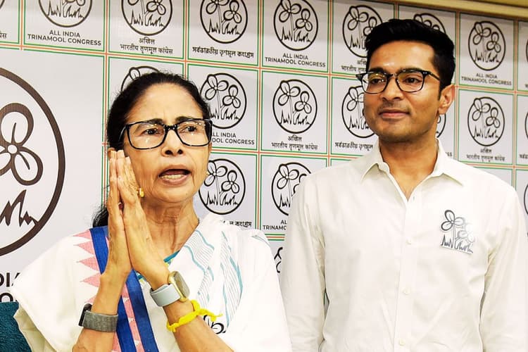 विद्रोह के बीच तृणमूल की सर्जरी, अभिषेक के अधिकार घटे, सुखेंदु-सौगत और महुआ को ममता ने दी बड़ी जिम्मेदारी