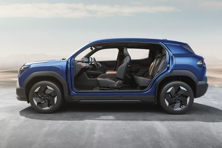 सिर्फ एक कार के दम पर Maruti Suzuki ने EV मार्केट के टॉप 4 में बनाई जगह, जानें बाकी कंपनियों का हाल