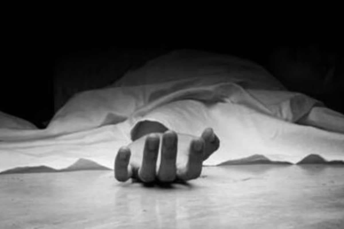 मोतिहारी: रक्सौल में मिठाई दुकान के अंदर मिला नेपाली युवक का शव, पुलिस ने शुरू की फॉरेंसिक जांच