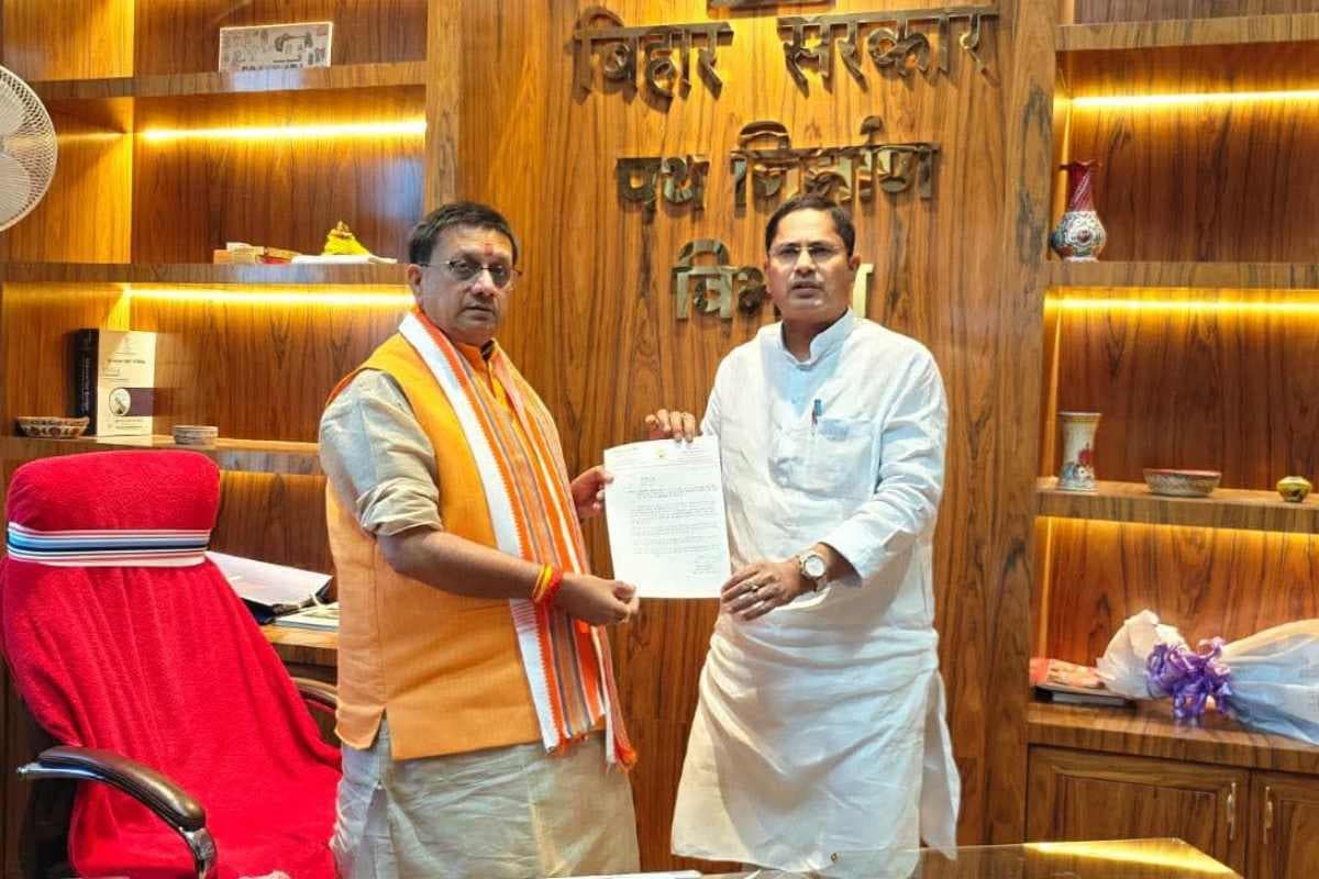 मोतिहारी: मधुबनी घाट के भीषण जाम से मिलेगी मुक्ति, मधुबन विधायक ने सड़क चौड़ीकरण के लिए की बड़ी पहल