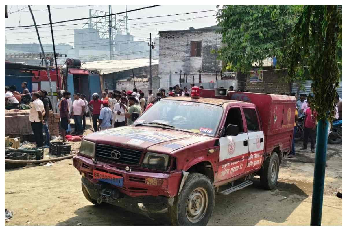 मोतिहारी: सिलेंडर ब्लास्ट के बाद घंटों थमी रहीं सांसें, घटनास्थल का जायजा लेकर जांच में जुटी पुलिस