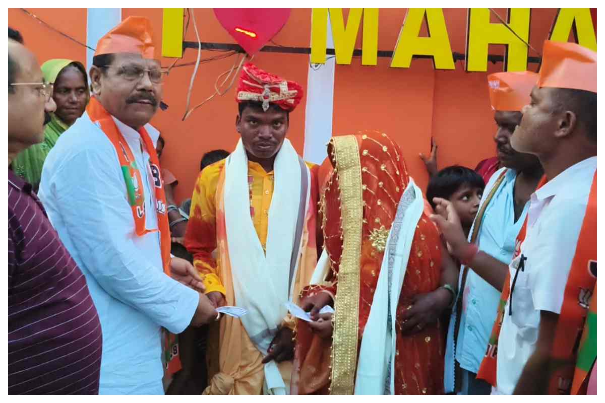 मोतिहारी: विधायक ने कन्यादान कर पेश की मिसाल, नवदंपती को दिए उपहार