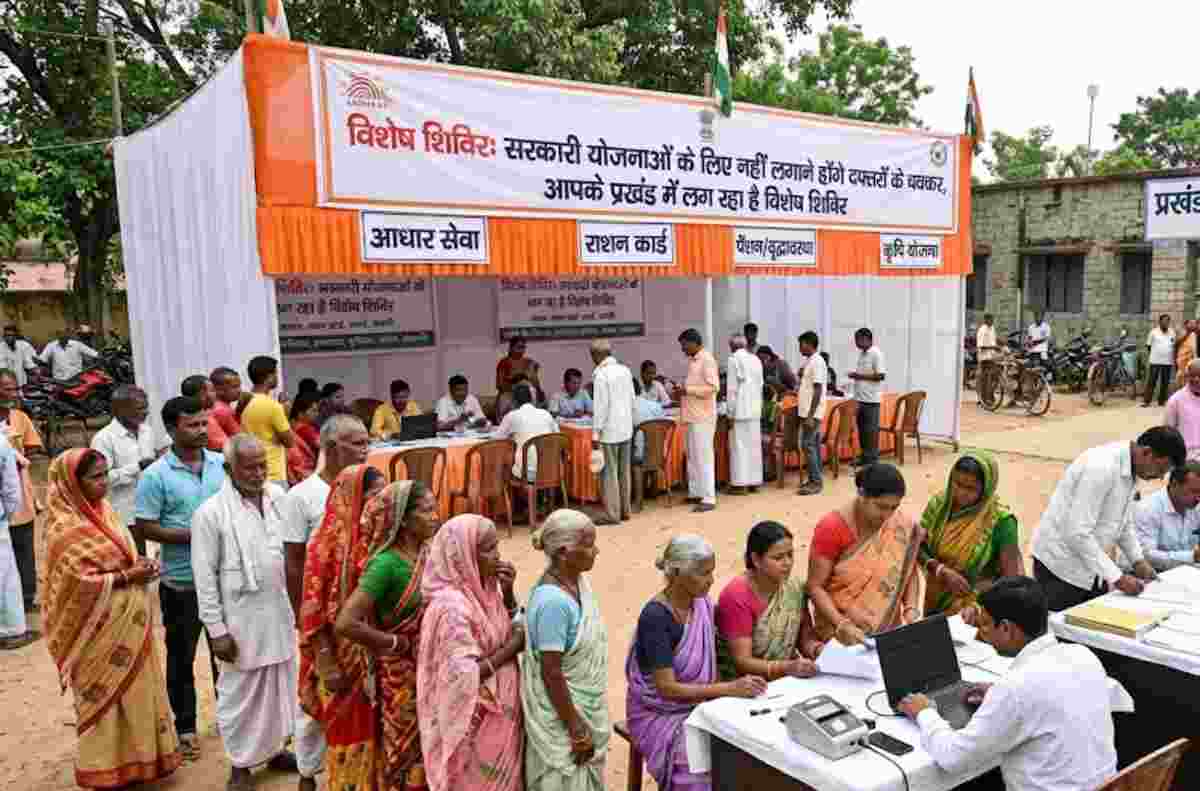 Motihari News: अब सरकारी योजनाओं के लिए नहीं लगाने होंगे दफ्तरों के चक्कर, आपके प्रखंड में लग रहा है विशेष शिविर