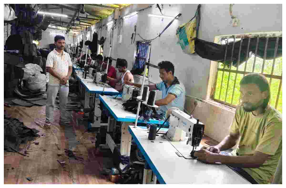 Motihari News entrepreneur-atiullah-sheikh-bag-factory-employment-success-story Motihari News entrepreneur-atiullah-sheikh-bag-factory-employment-success-story