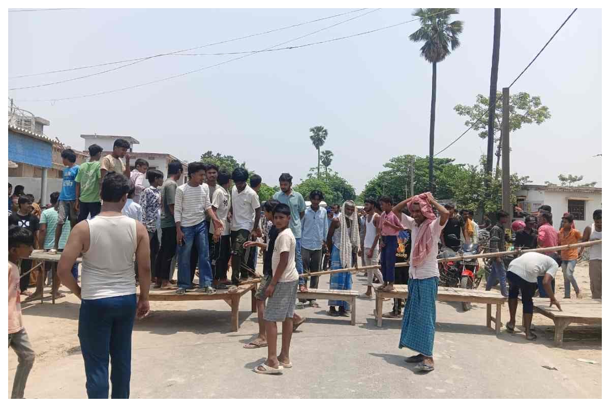 मोतिहारी: कोचिंग से लौट रही दो सगी बहनों को स्कॉर्पियो ने रौंदा, ड्राइवर को ग्रामीणों ने बनाया बंधक