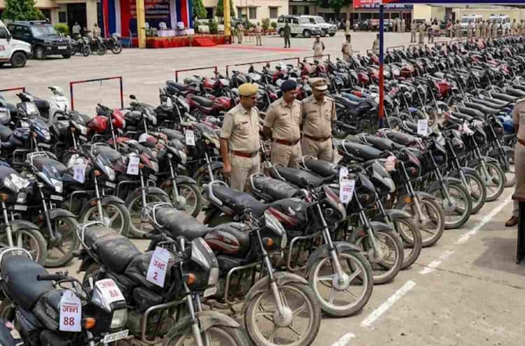 मोतिहारी: सघन वाहन जांच अभियान में पुलिस को मिली बड़ी सफलता, 88 बाइक बरामद