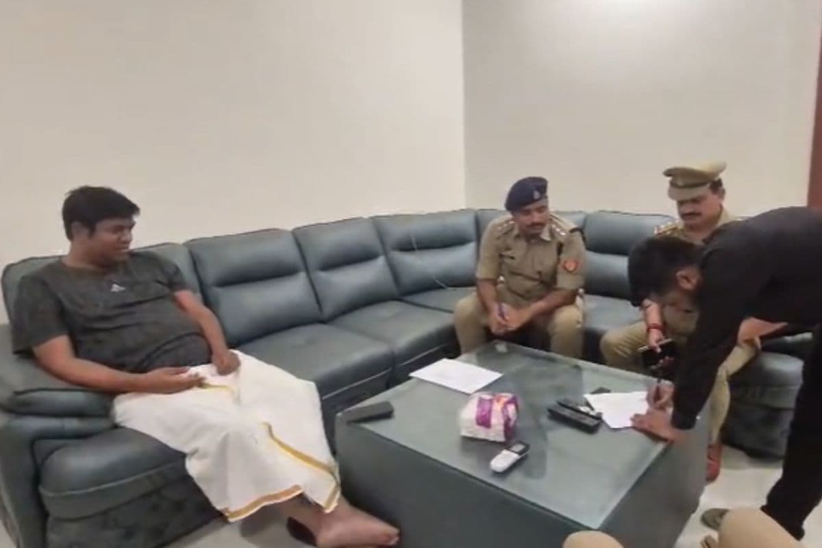 मुकेश सहनी को पुलिस ने किया ‘हाउस अरेस्ट’, VIP सुप्रीमो बोले- यह लोकतंत्र पर हमला