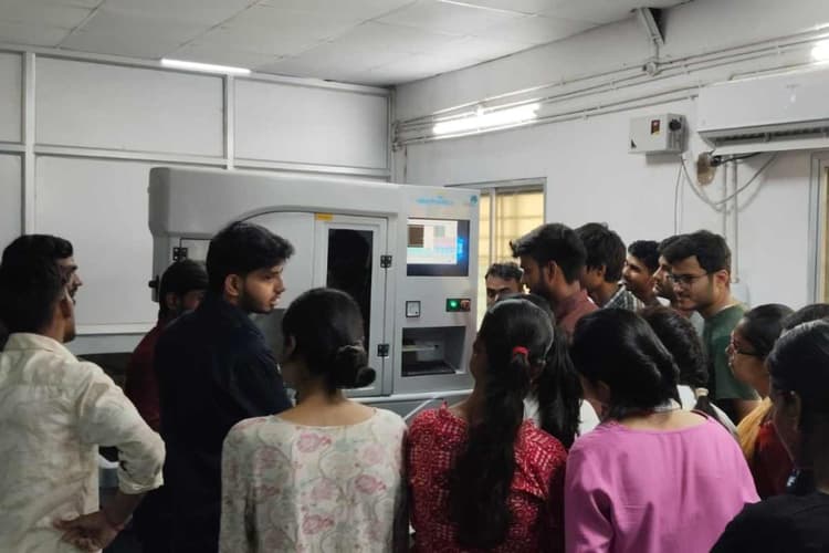 मुजफ्फरपुर: एमआइटी में इन-हाउस ट्रेनिंग शुरू, छात्रों को सिखाई जा रही रोबोटिक्स और 3D प्रिंटिंग