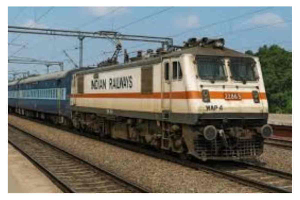 रेल यात्रियों के लिए जरूरी खबर, दो दिन बदले मार्ग से चलेंगी दो सुपरफास्ट ट्रेनें, देखें डायवर्जन सूची