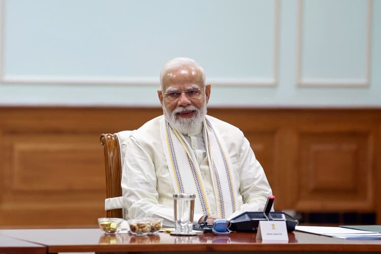 लोगों का भरोसा जीतने में सफल रहे हैं पीएम मोदी, पढ़ें नीतीश कुमार का आलेख