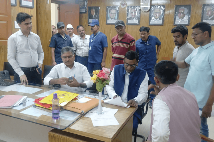 शैक्षणिक व्यवस्था दुरुस्त करने निकले पीपीयू कुलपति, निरीक्षण के दौरान प्राचार्य समेत कई अनुपस्थित, कारण बताओ नोटिस जारी
