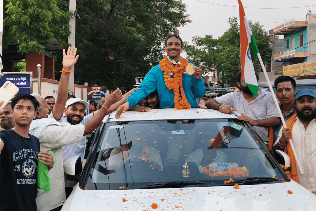 वर्ल्ड योगासन चैंपियनशिप: स्वर्ण पदक जीतने वाले दिलीप का पटना के मसौढ़ी में भव्य स्वागत