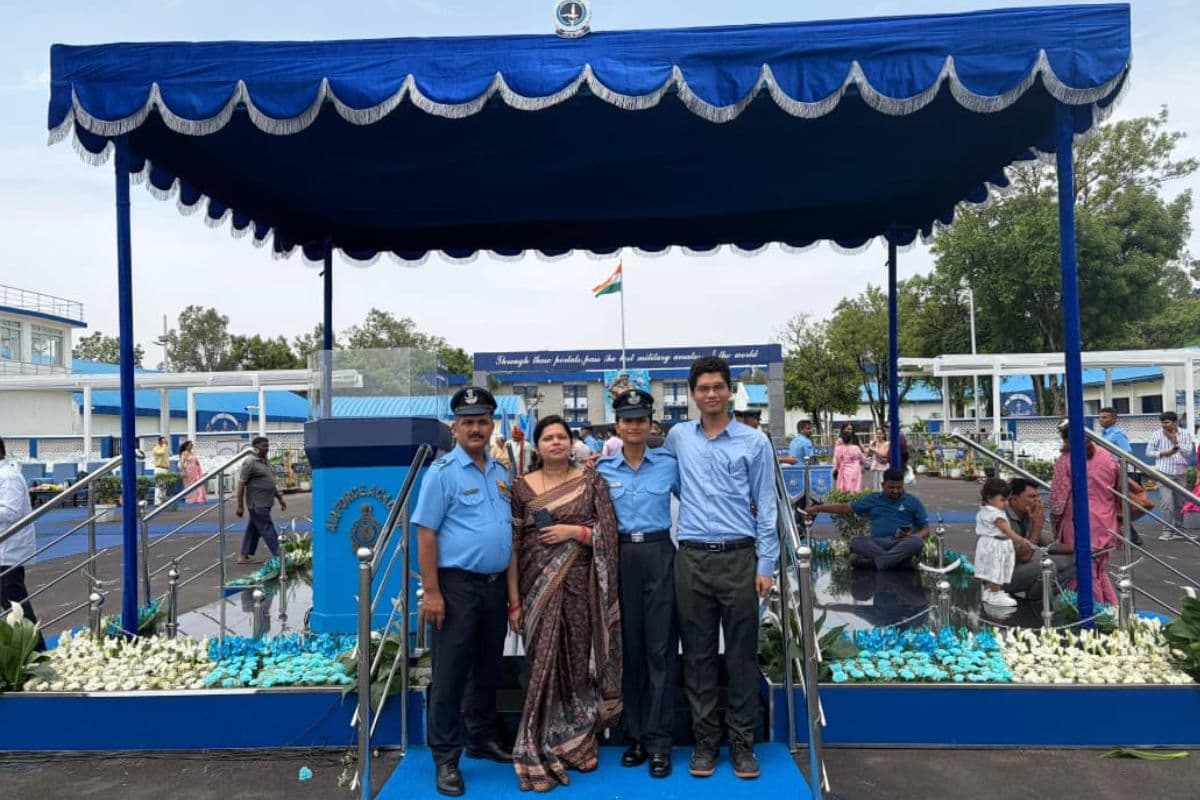 छपरा की दिव्यांशी सिंह ने रचा इतिहास, भारतीय वायुसेना में कमीशन पाने वाली बनीं पहली महिला कैडेट