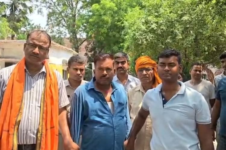 गयाजी में निगरानी की छापेमारी, 9 हजार रिश्वत लेते चौकीदार रंगे हाथ गिरफ्तार, ASI पर भी गिरेगी गाज