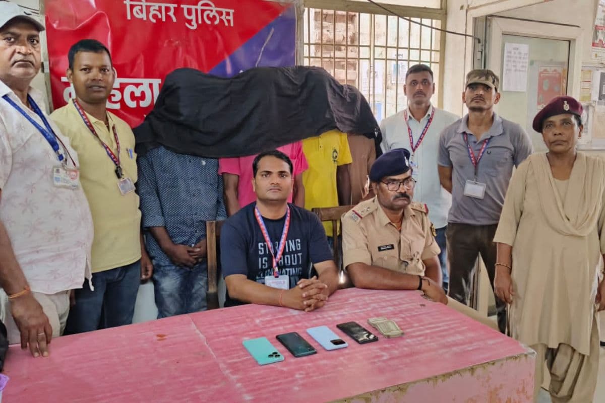 गया जंक्शन पर पश्चिम बंगाल के 4 युवक गिरफ्तार, हॉल्ट पर ट्रेन रुकते ही यात्रियों के साथ कर देते थे बड़ा कांड