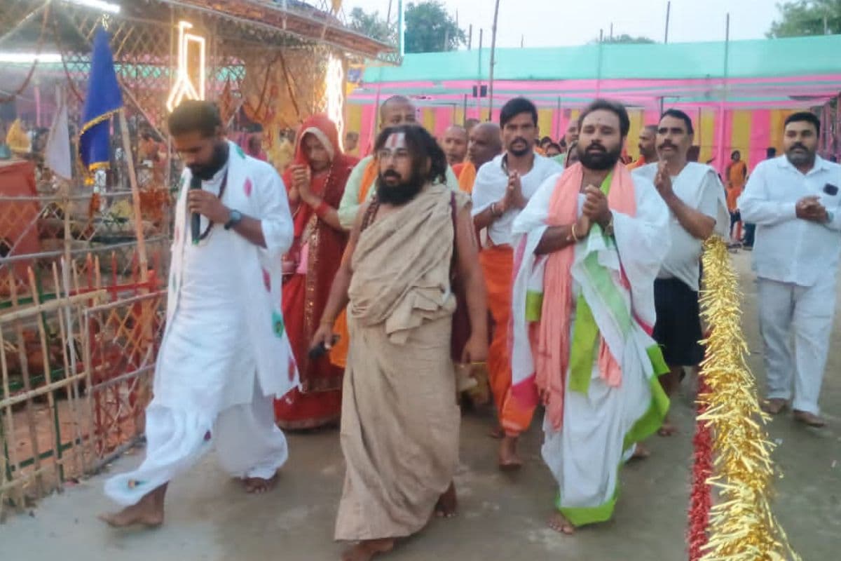 सारण के सरयू तट पर उमड़ा आस्था का सैलाब, भव्य पूर्णाहुति के साथ संपन्न हुआ श्रीलक्ष्मी नारायण महायज्ञ