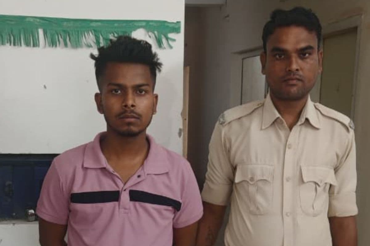 सीवान में लंबे समय से फरार ‘निरहुआ’ गिरफ्तार, पुलिस ने घेराबंदी कर नाटकीय अंदाज में दबोचा