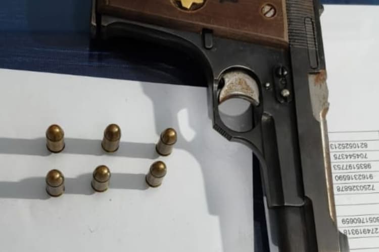 गया पुलिस की बड़ी कार्रवाई, लोडेड पिस्टल के साथ 3 युवक गिरफ्तार, SUV और मोबाइल भी जब्त