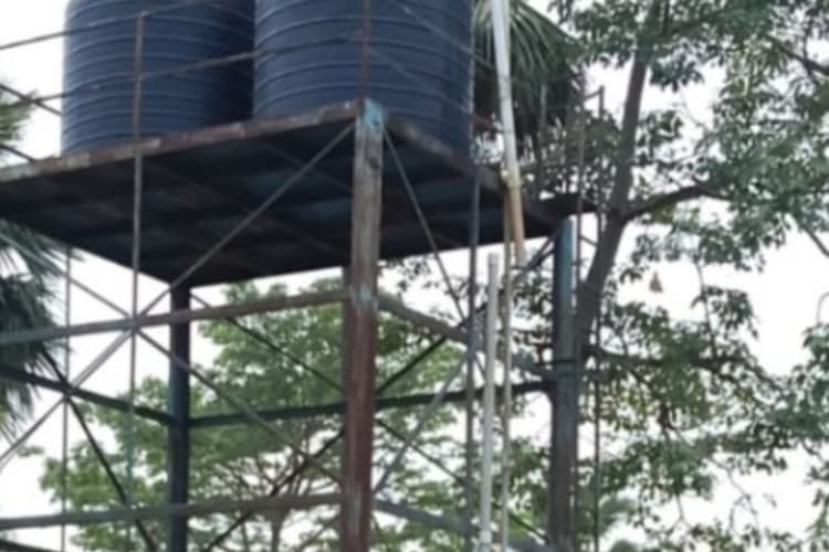 सीवान के इस वार्ड में वर्षों से नहीं पहुंचा एक भी बूंद पानी, दूषित जल पीने को मजबूर लोग