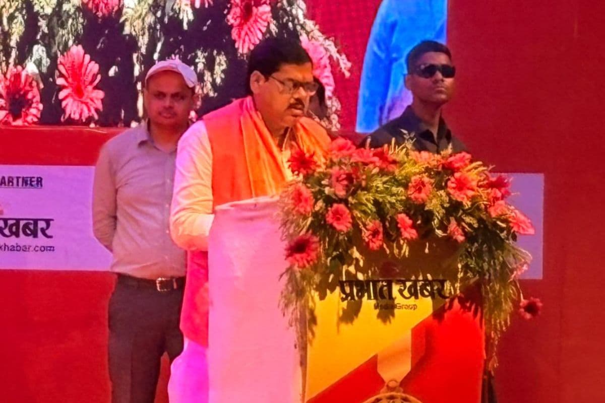 प्रभात खबर प्रतिभा सम्मान समारोह में बोले शिक्षा मंत्री- हर घर से राजेंद्र प्रसाद निकालना है