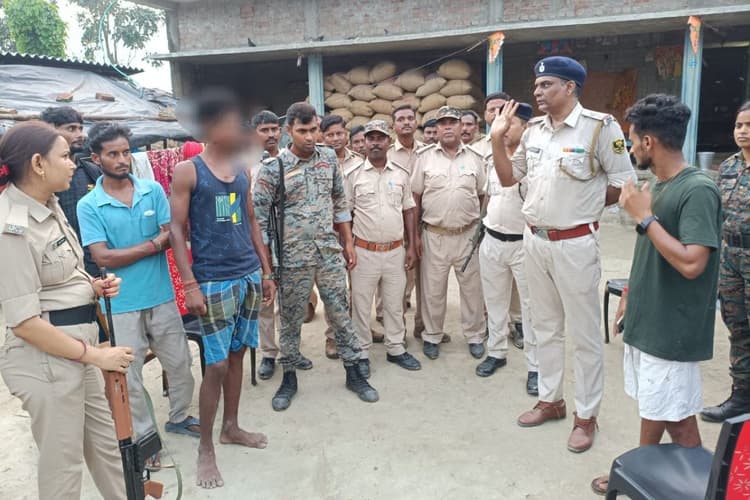 पूर्णिया में एक दिन में 28 कुर्की वारंट का निष्पादन, फरार अपराधियों में मचा हड़कंप