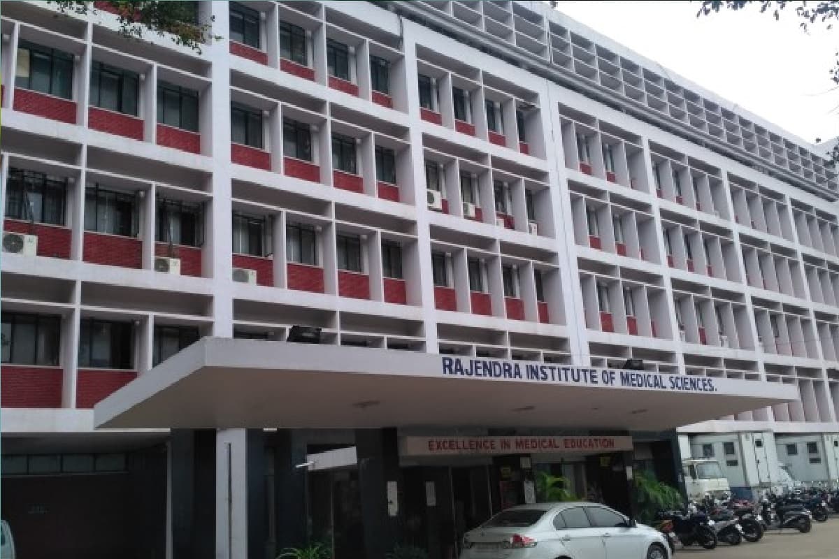 रिम्स में महिलाओं की प्राइवेसी खतरे में, पुरुषों के साथ कॉमन टॉयलेट का करना पड़ रहा इस्तेमाल