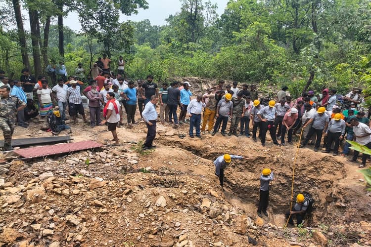 रामगढ़ के अरगड्डा में अवैध खनन बना काल, कोयला खोदने के दौरान चार लोगों की मौत